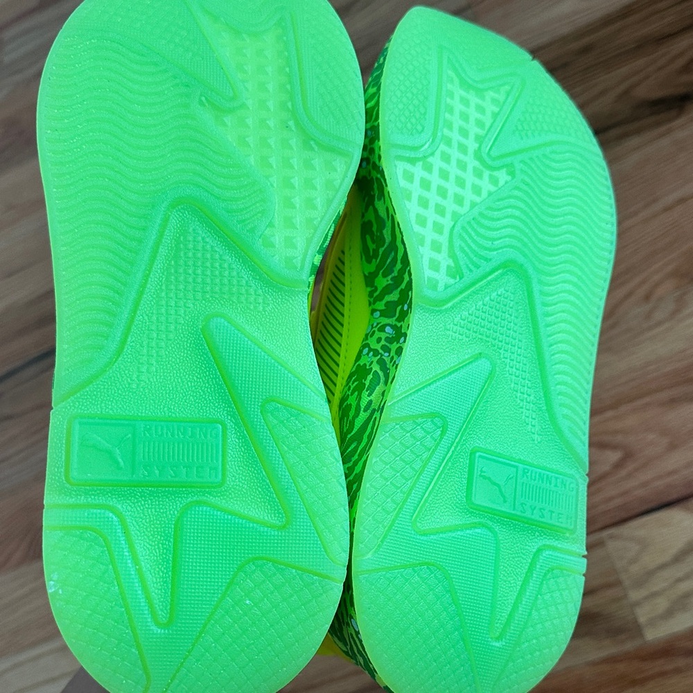 Puma RS-X
Rick and Morty Men Size 8-10.5 - Picture 5 of 5
